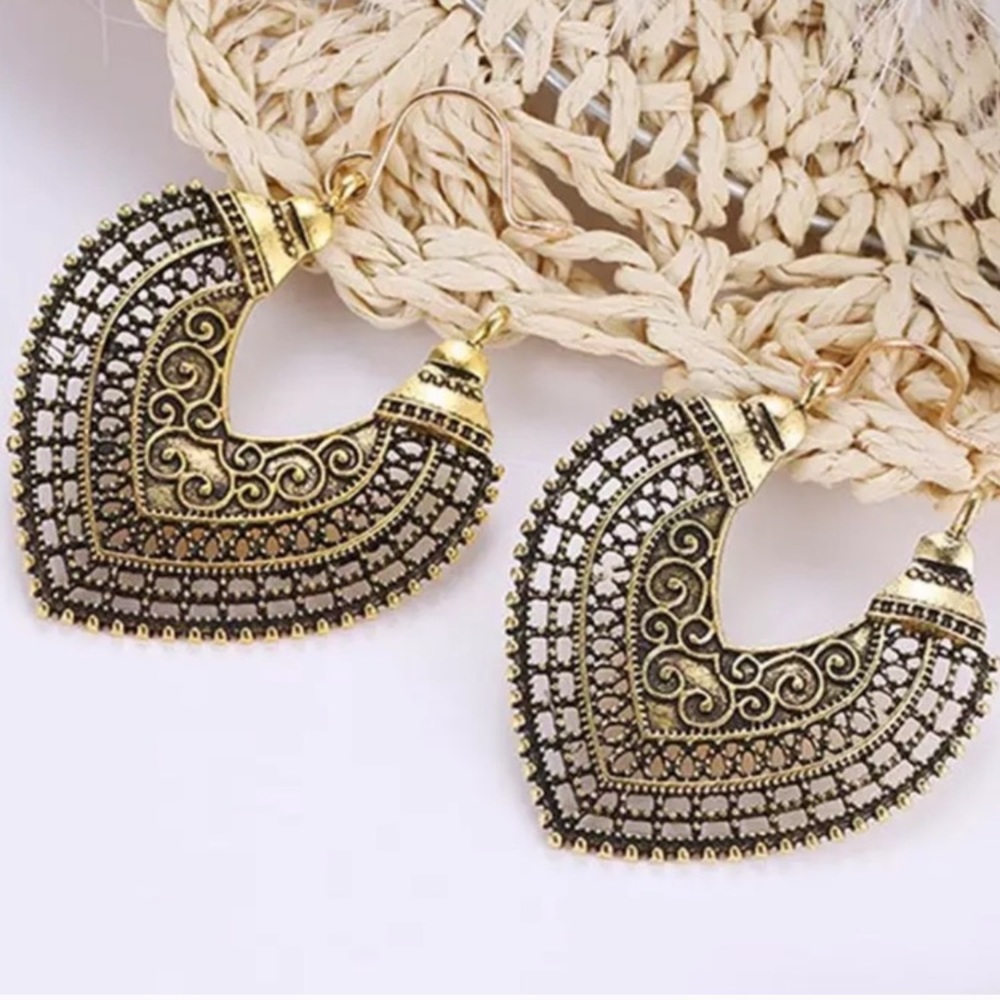 🌜5/$2 0 S A L E🌛 bohemian gypsy gold earrings